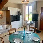 Les Pommiers Κάμπινγκ *