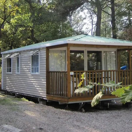 Κάμπινγκ Les Pommiers *