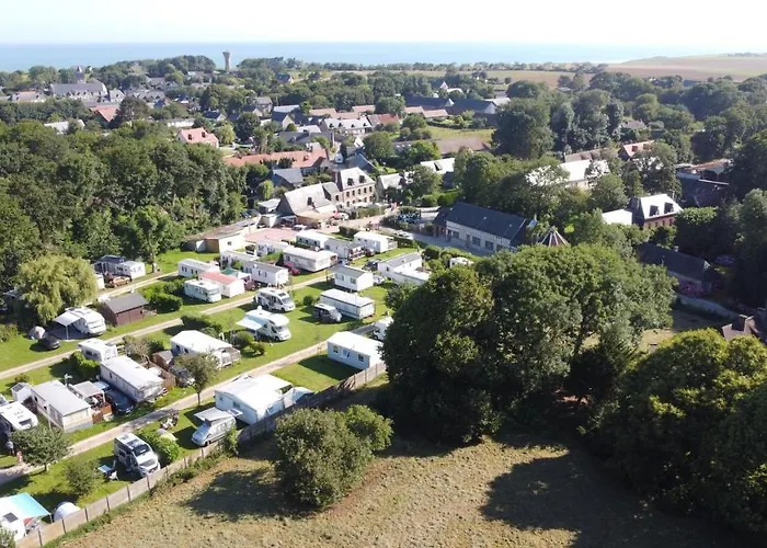 Les Pommiers Camping