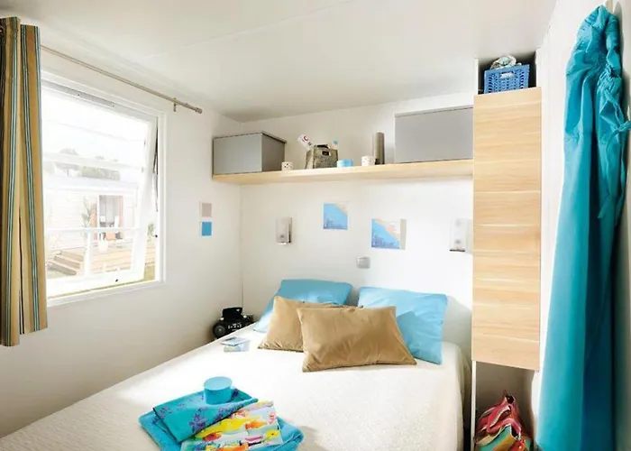 Les Pommiers Camping *