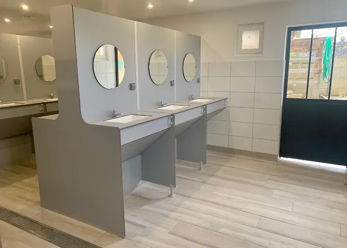 Camping Les Pommiers *